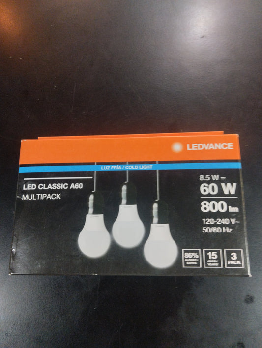 PAQUETE CON TRES FOCOS LEDVANCE 89856 LED VALUE A60 8.5W/865 G5 RD. 3PK LUZ FRIA